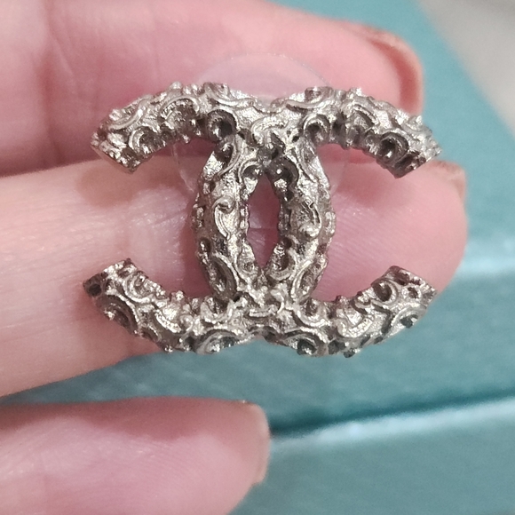 Chanel pierced vintage CC earrings - Picture 3 of 9